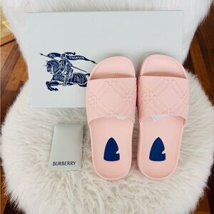 NWT Authentic Burberry Pink Check Slide Sandals